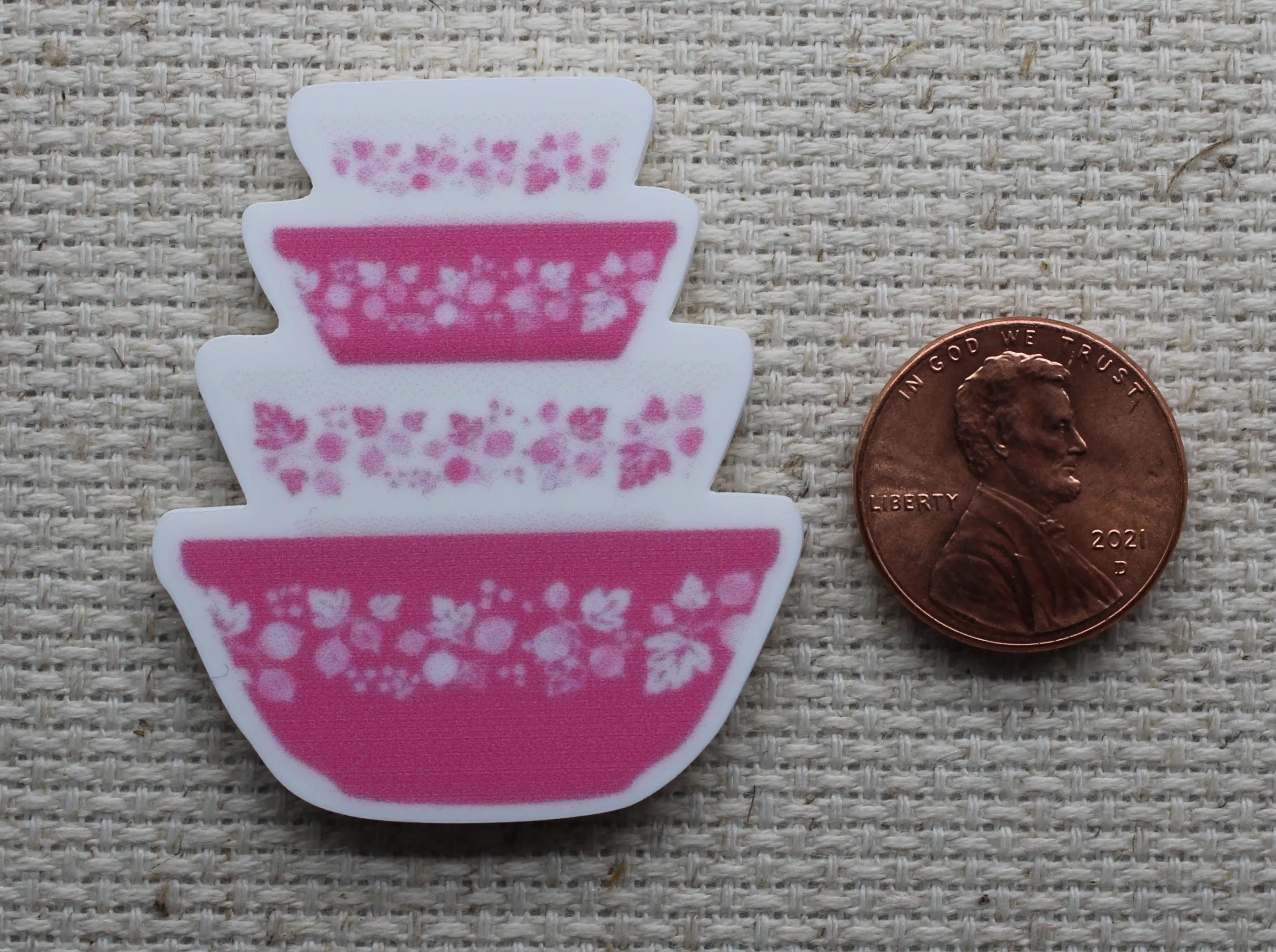 Vintage Pink Mixing Bowls Needle Minder, Cover Minder, Magnet